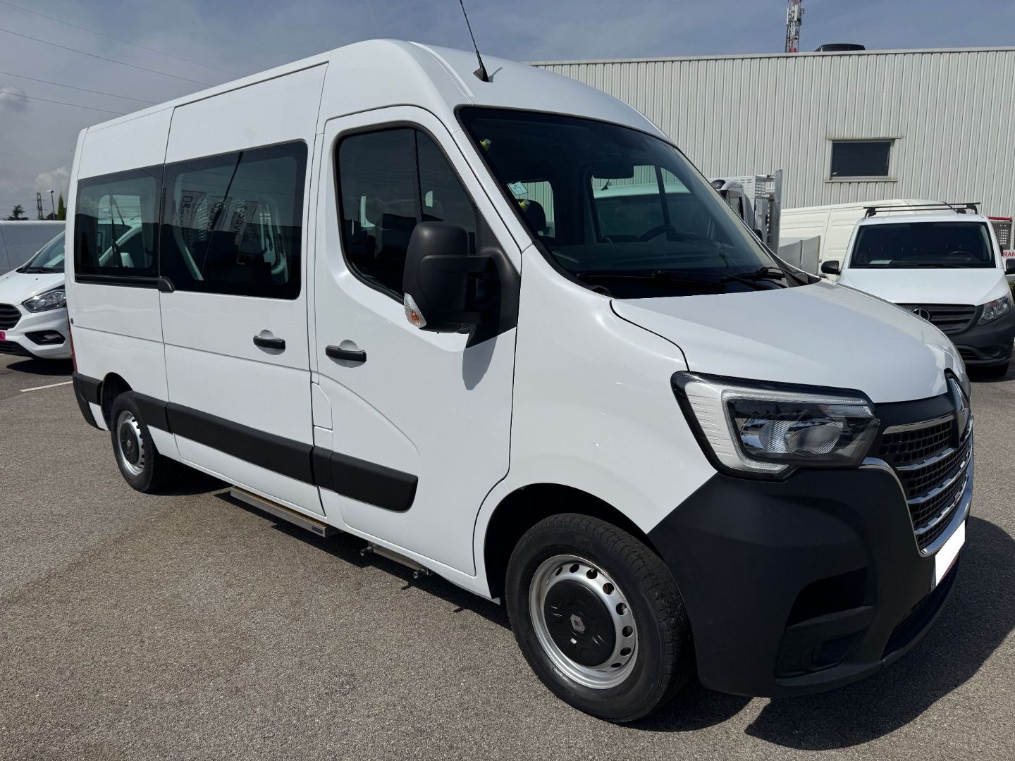 RENAULT MASTER COMBI F3500 L2H2 2.3 dCi 135 Grand Confort TPMR