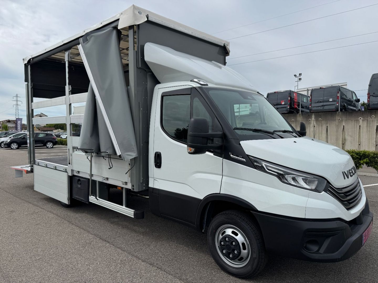 IVECO DAILY CAISSE 35C18 A8 180CV 3L BACHE TOIT REHAUSSABLE PAR VERRINS HYDRAULIQUE HAYON DHOLLANDIA 4 VERRINS