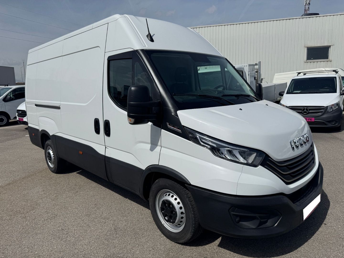 IVECO DAILY 35S18H A8 V12