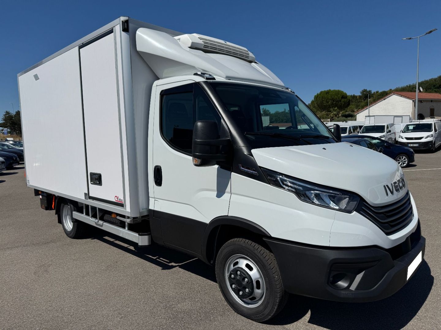 IVECO DAILY FRIGORIFIQUE - 35C18 A8 180CV 3L CAISSE HAYON 14.8M3
