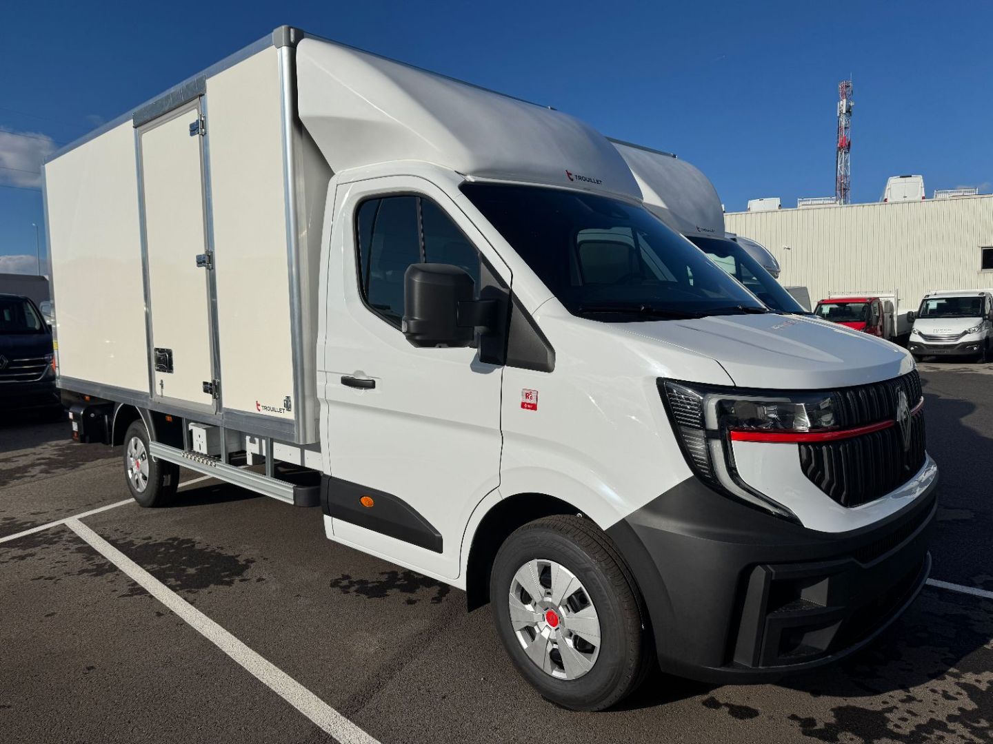 RENAULT MASTER CAISSE MOINS DE 3M 170CV BVA TROUILLET D HOLLANDIA 2 VERRINS
