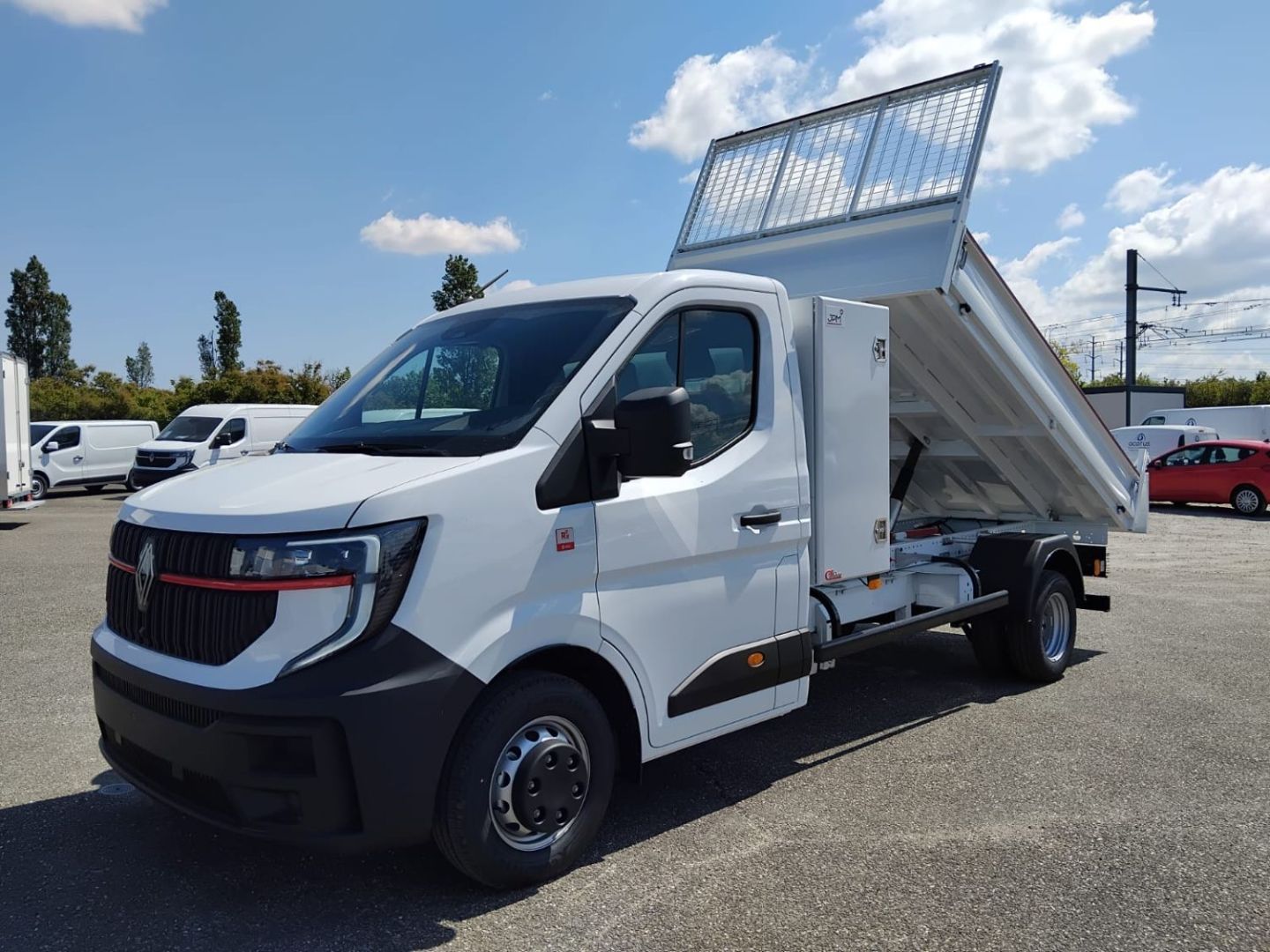 RENAULT MASTER BENNE BENNE COFFRE 3T5 2.0 BLUE DCI 150 RED EDITION
