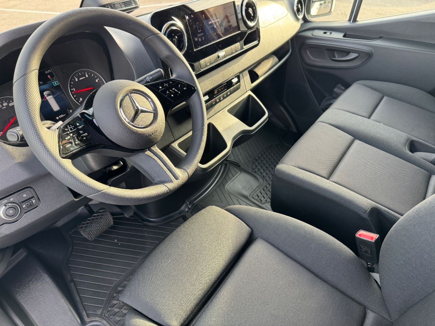 MERCEDES-BENZ SPRINTER FOURGON - 317 CDI 37 3.5T PRO 9G-TRONIC