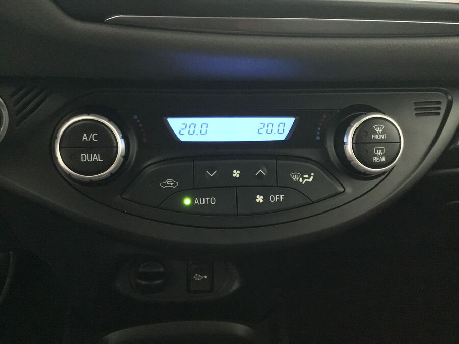 TOYOTA YARIS AFFAIRES - HYBRIDE 100H FRANCE BUSINESS 5p