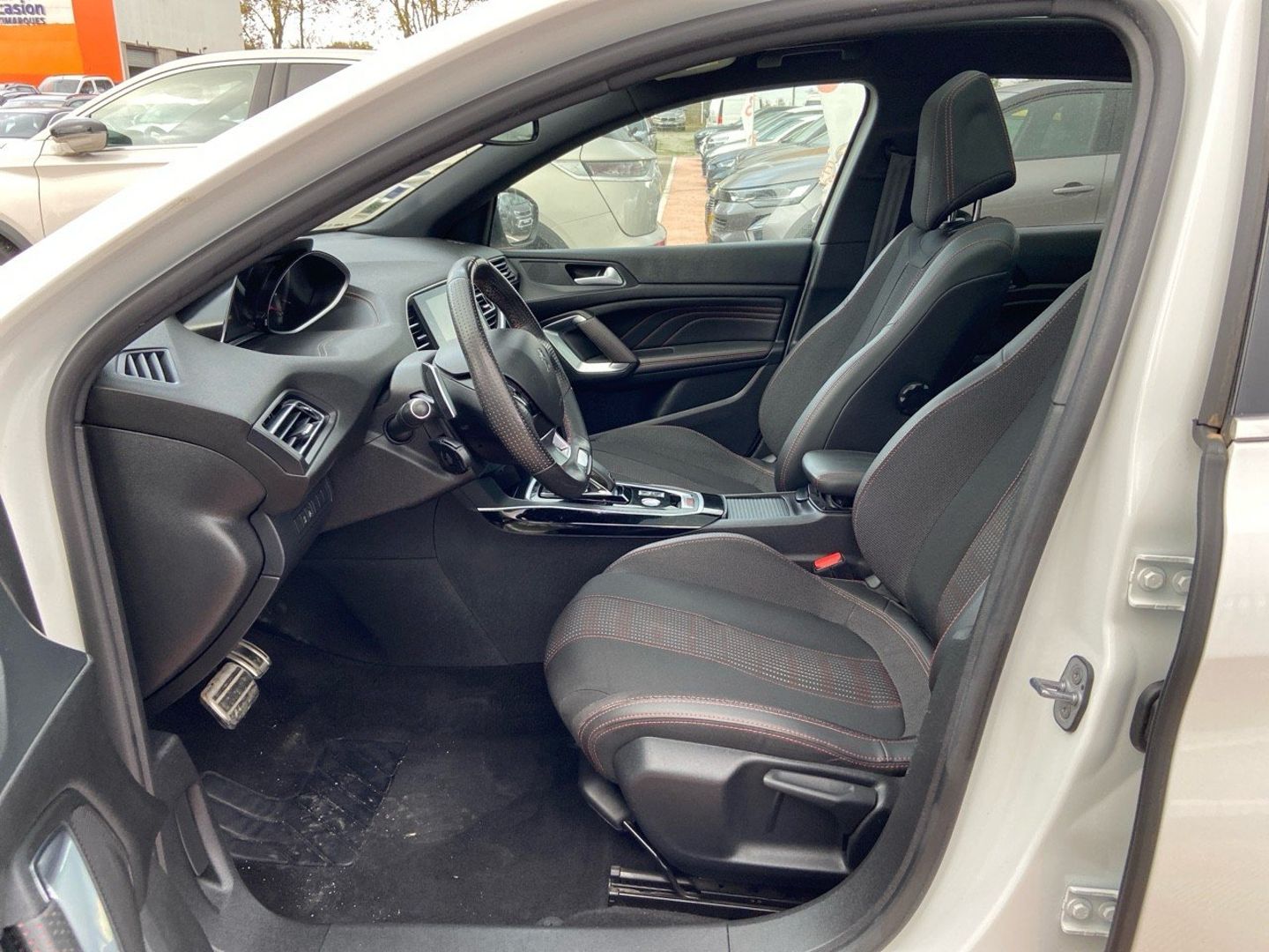 PEUGEOT 308 - BlueHDi 130 EAT8 GT LINE Toit Pano