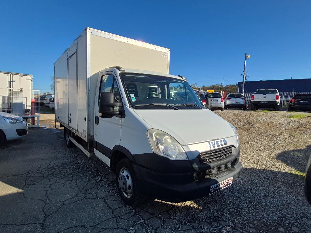 IVECO DAILY - 35C13 CAISSE 20 M2 11998€ TTC