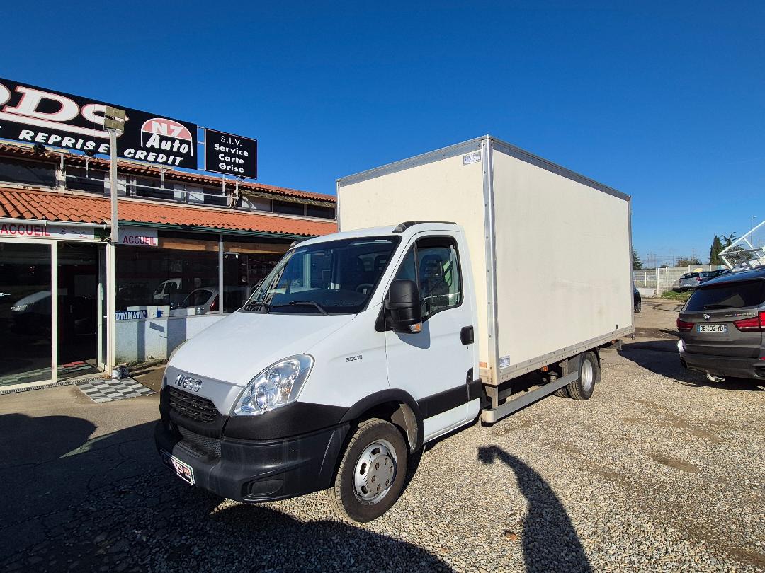 IVECO DAILY - 35C13 CAISSE 20 M2 11998€ TTC