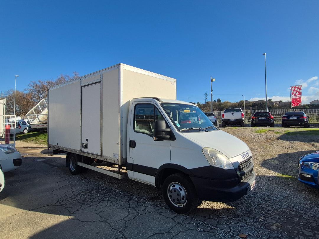 IVECO DAILY - 35C13 CAISSE 20 M2 11998€ TTC