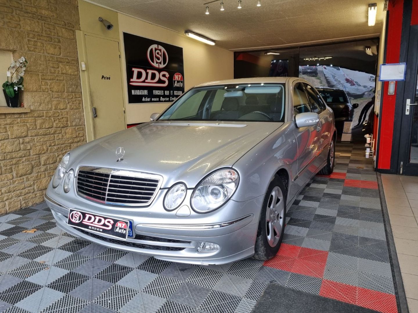 MERCEDES-BENZ CLASSE E III (W211) - TRES BELLE 2.7CDI Avangarde