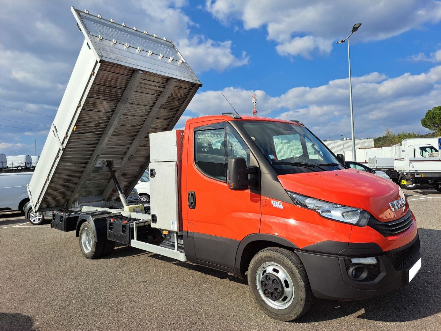 IVECO DAILY - 35C21 A8 BENNE ET COFFRE (2018)