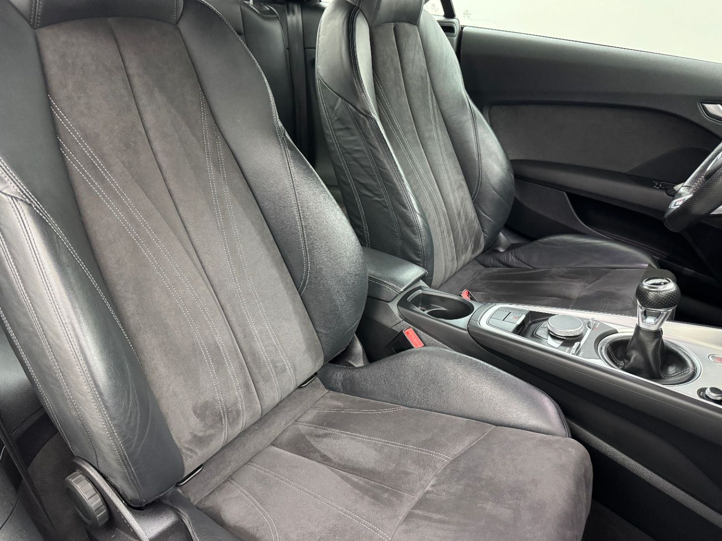 AUDI TT COUPE - 1.8 TFSI 180 S line