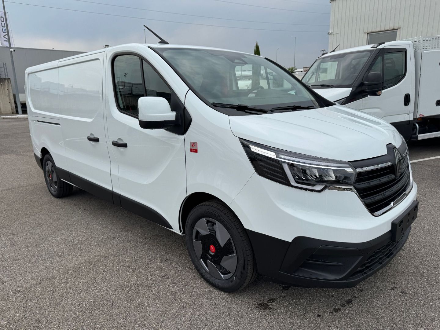 RENAULT TRAFIC FOURGON - L2H1 3T DCI 150 AUTO RED (2026)