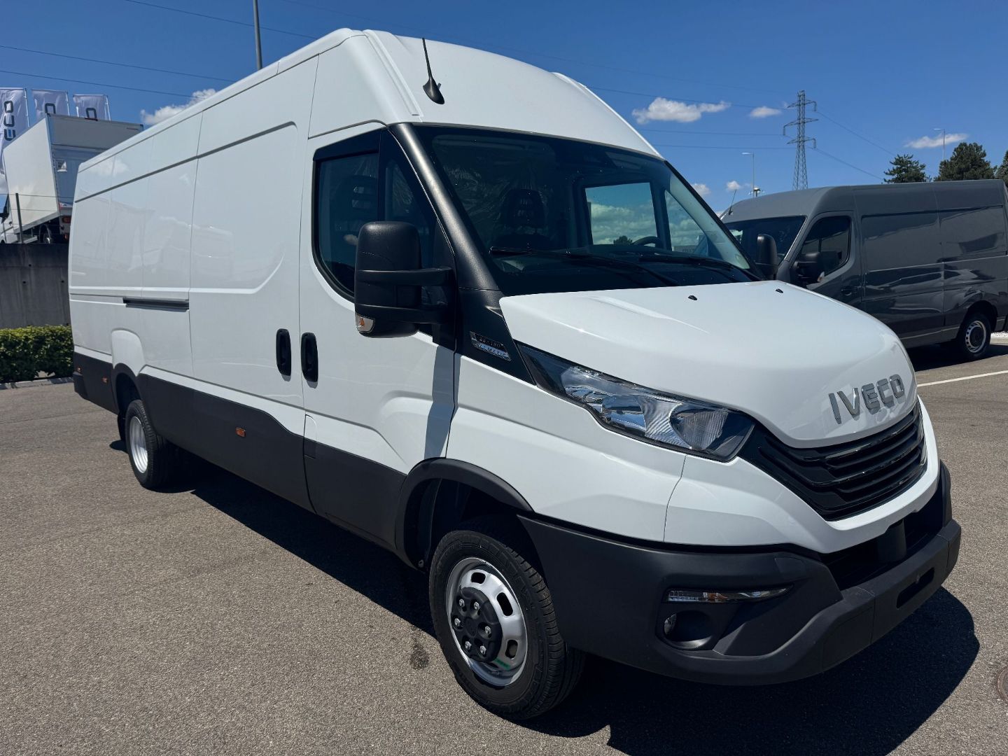 IVECO DAILY - 35C18 A8 180CV L4 16 M3 (2026)
