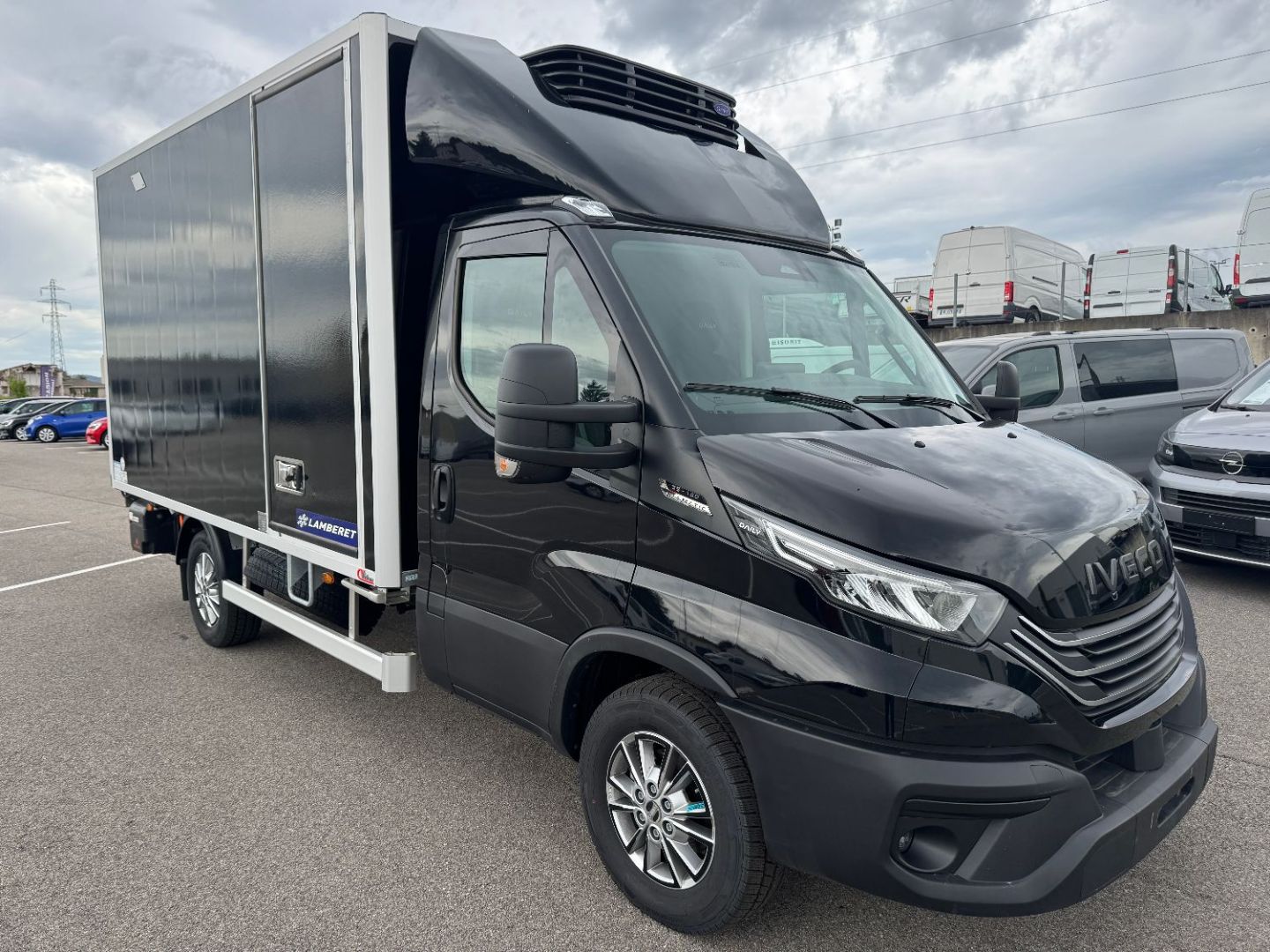 IVECO DAILY FRIGORIFIQUE - 35S18 A8 3L CAISSE LAMBERET HAYON D HOLLANDIA 4 VERINS GROUPE CARRIER (2026)