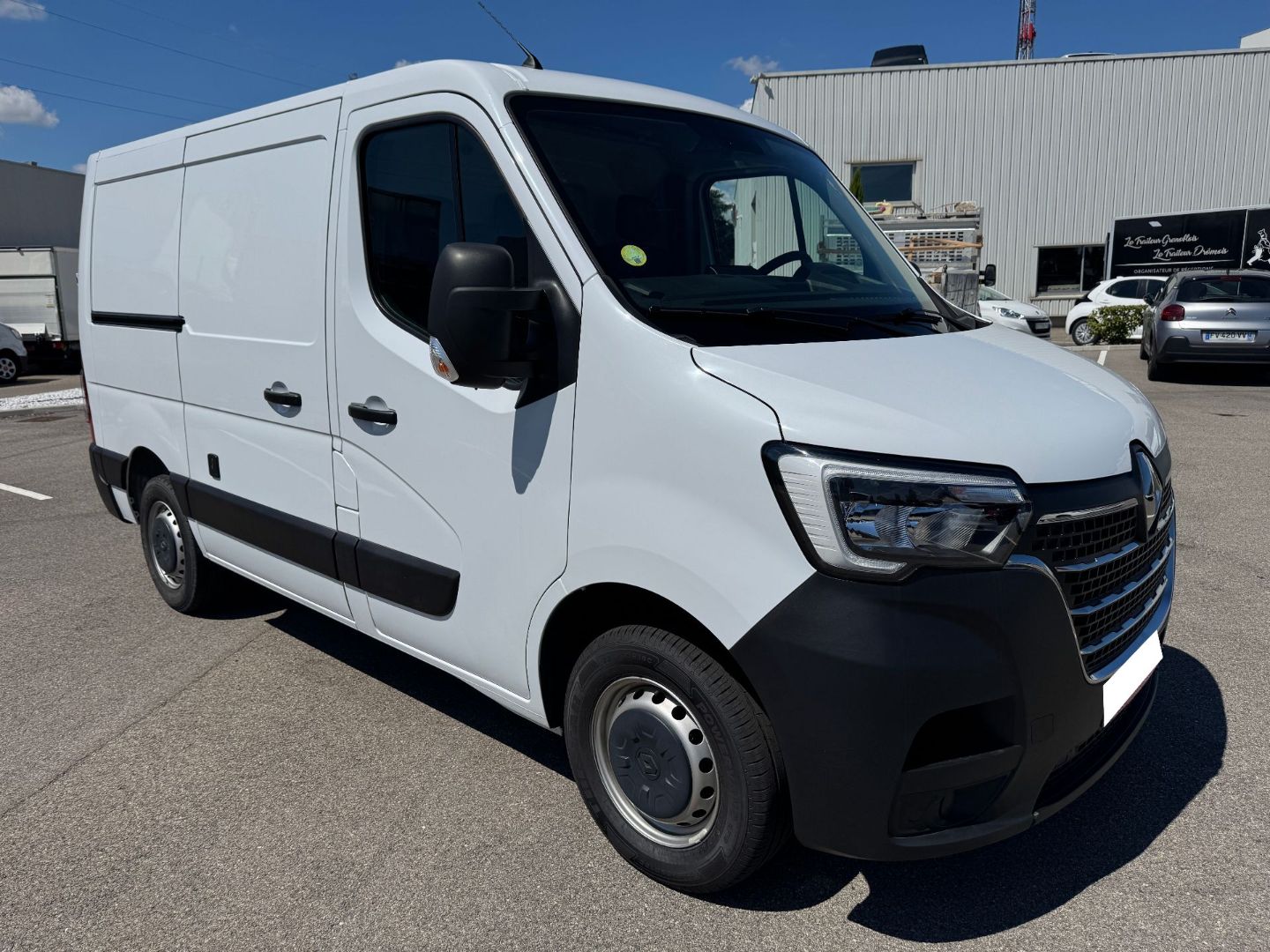 RENAULT MASTER FOURGON - F3300 L1H1 2.3 BLUE DCI 135 GRAND CONFORT (2023)