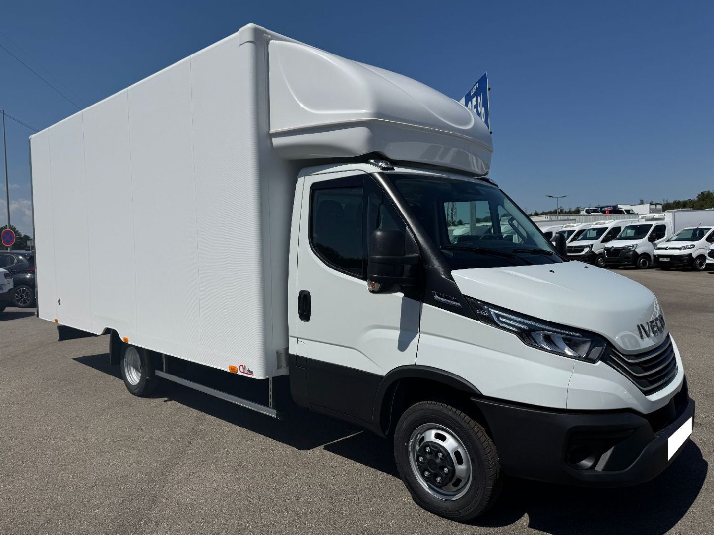 IVECO DAILY CAISSE - 35C18 A8 180CV 3L 30M3 (2025)