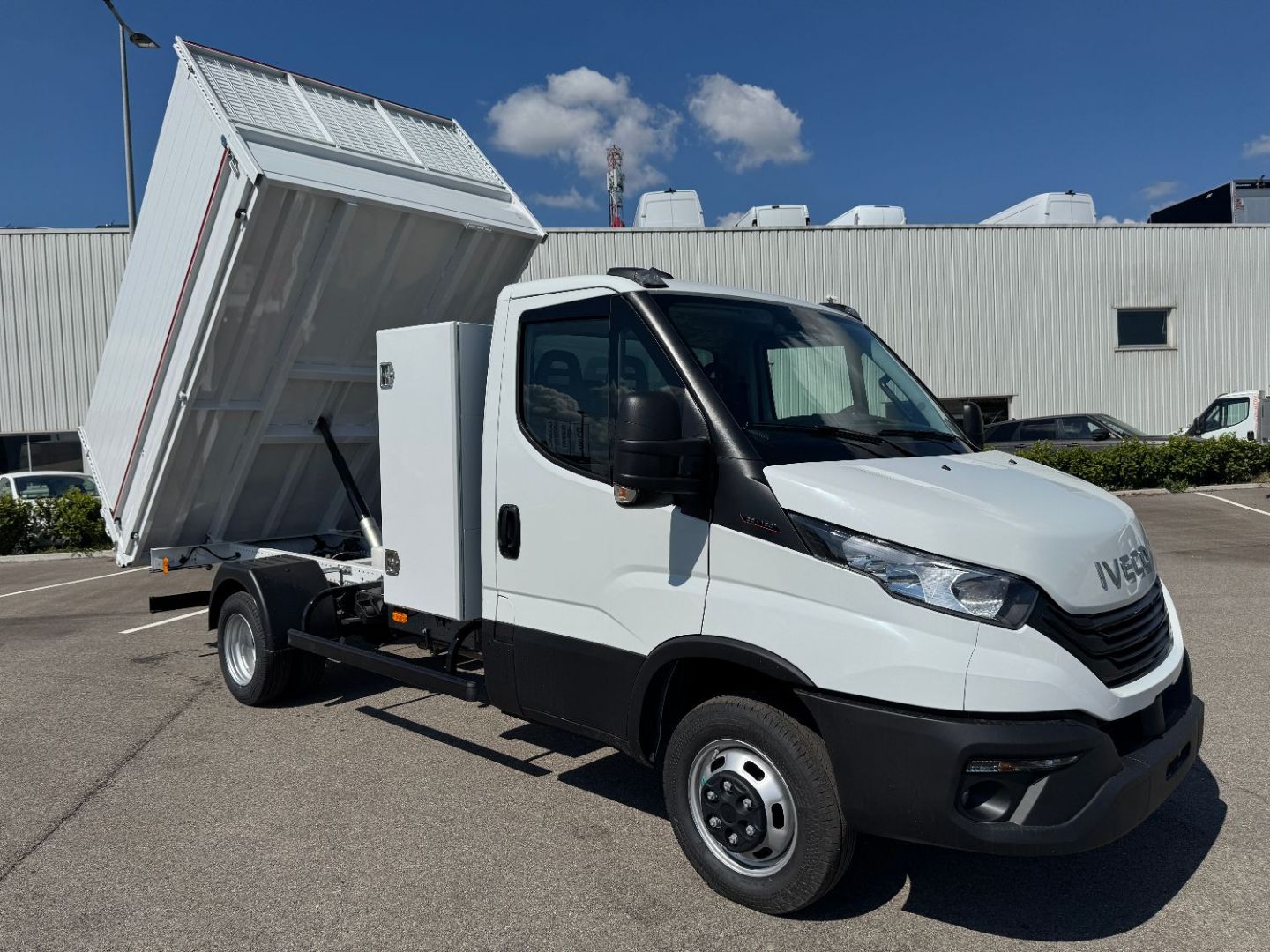 IVECO DAILY BENNE - 35C16 160CV 3L ACIER JPM 3M30 (2026)