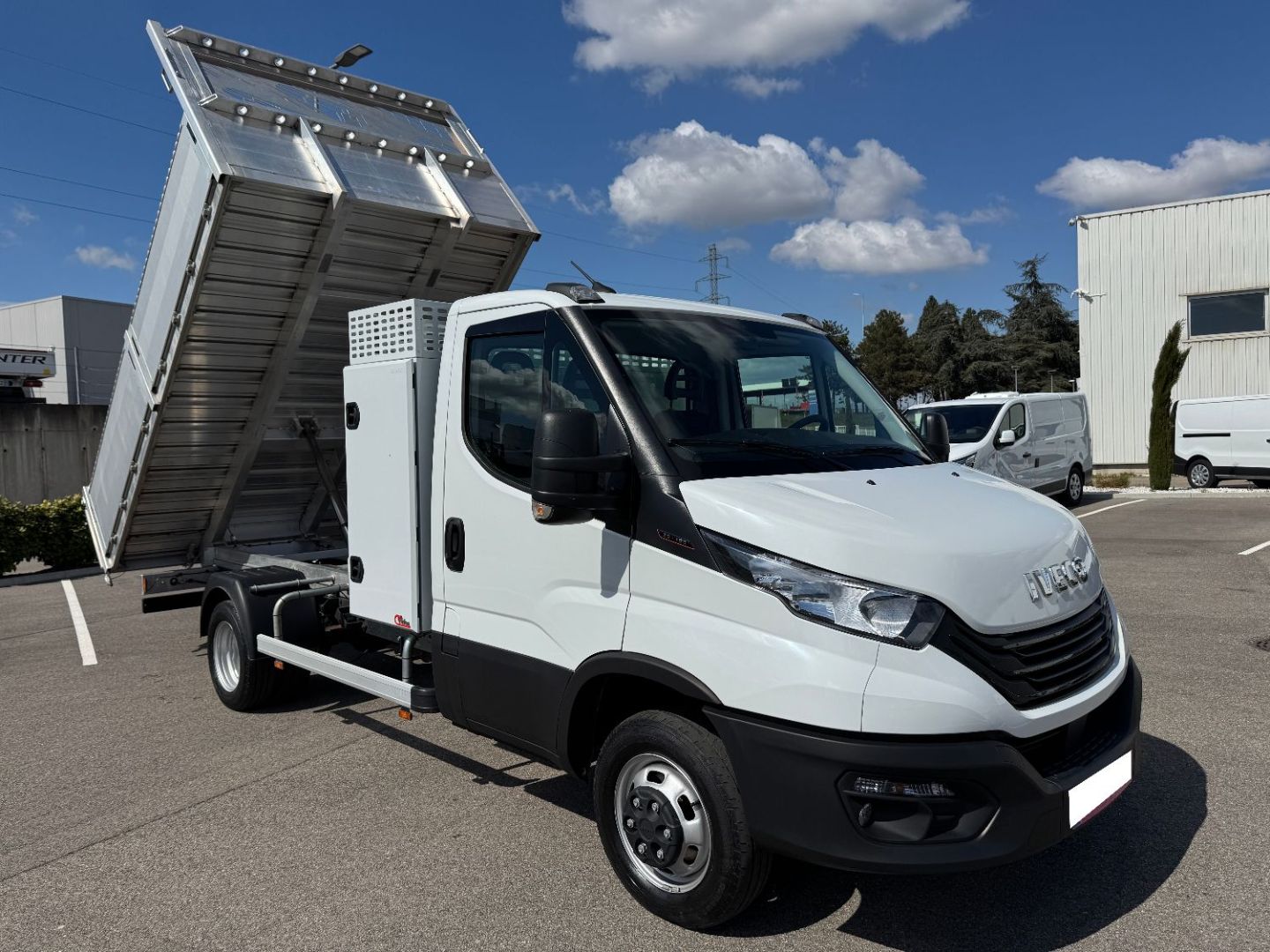 IVECO DAILY BENNE - 35C18 180CV 3L ALUMINIUM (2022)
