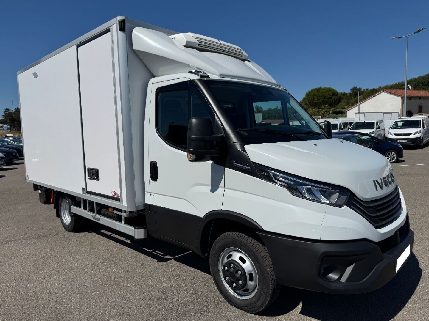 IVECO DAILY FRIGORIFIQUE - 35C18 A8 180CV 3L CAISSE HAYON 14.8M3 (2025)