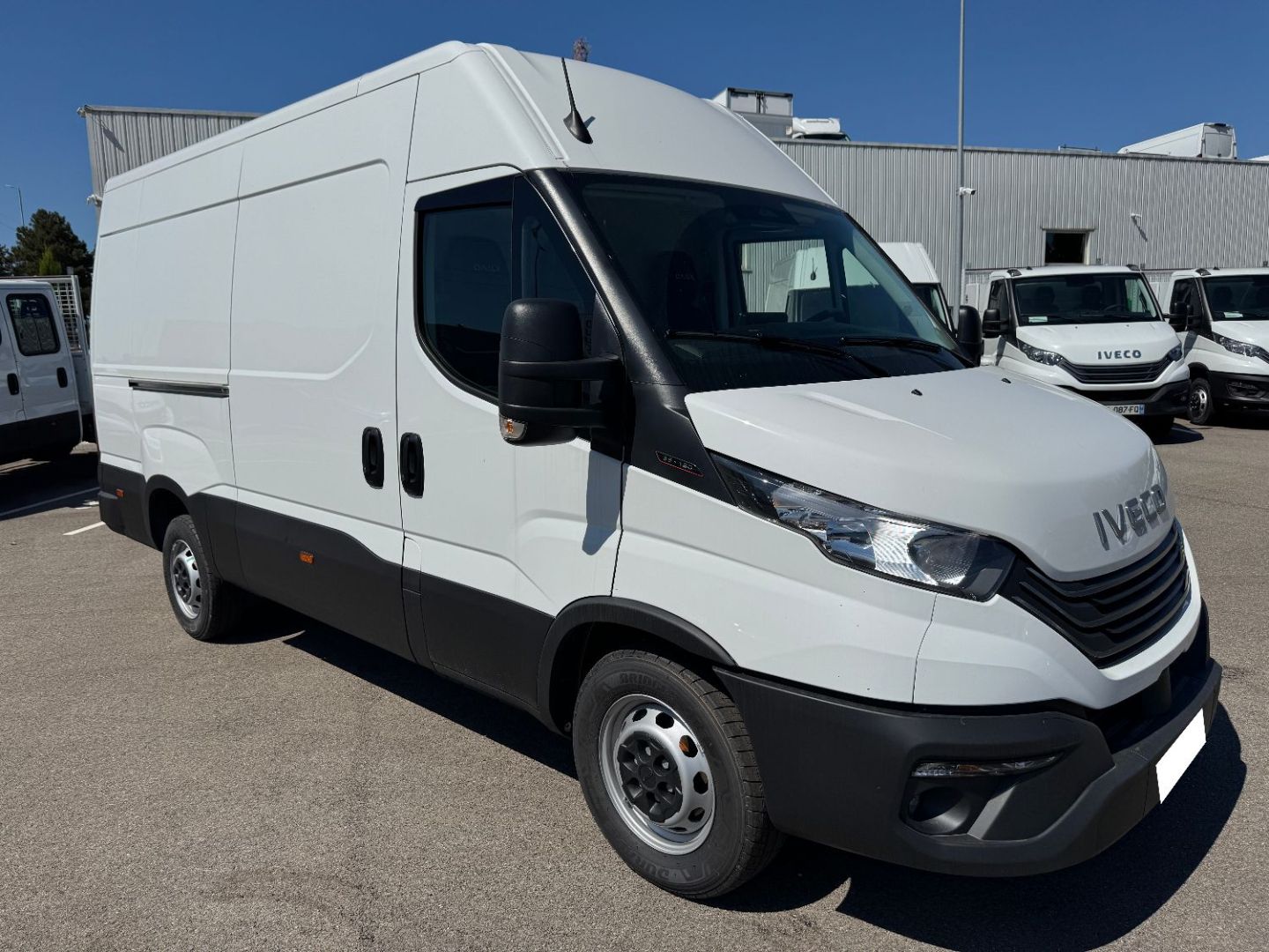 IVECO DAILY FOURGON - 35S18 180CV 3L L3H2 12M3