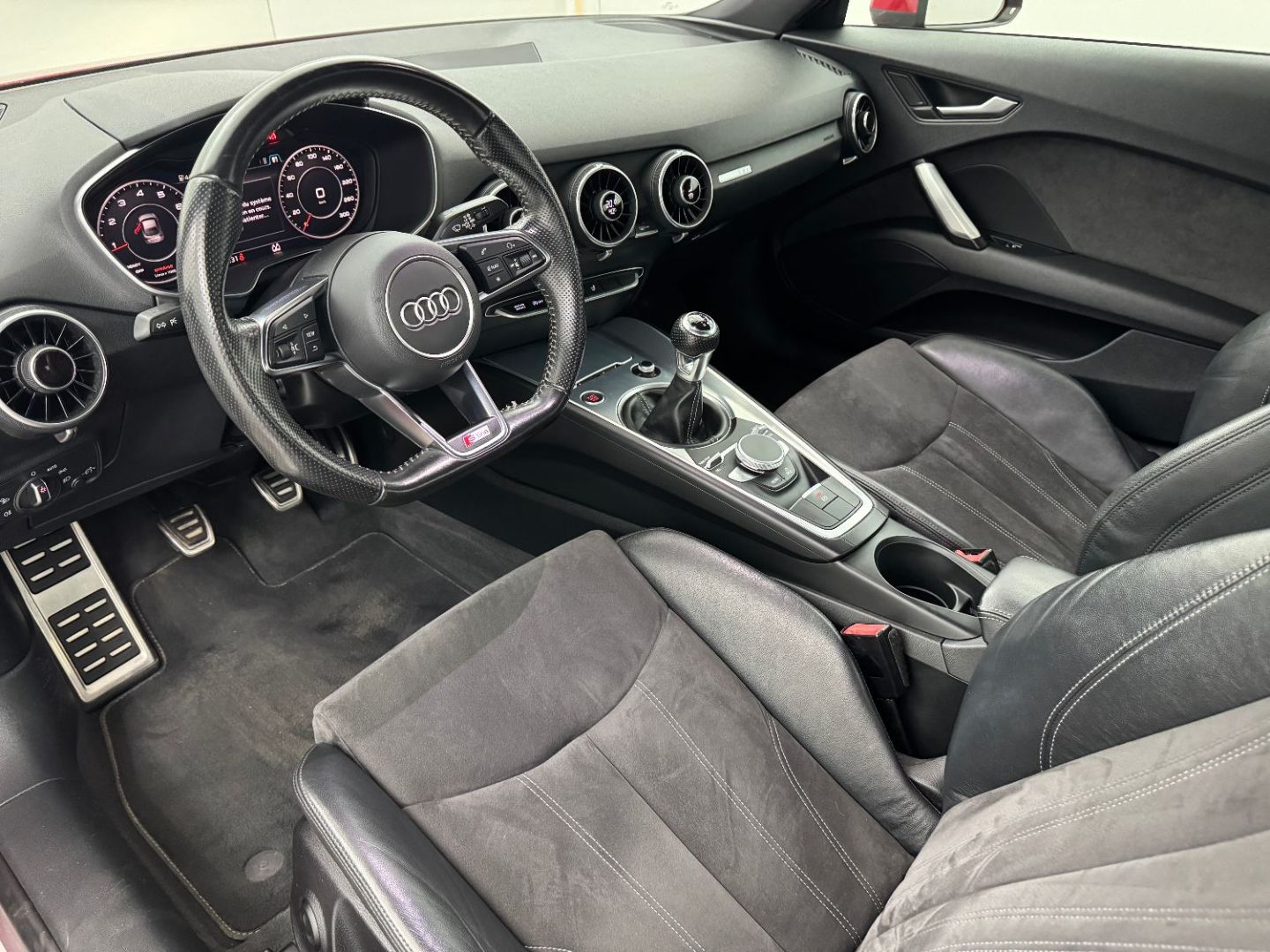 AUDI TT COUPE - 1.8 TFSI 180 S line