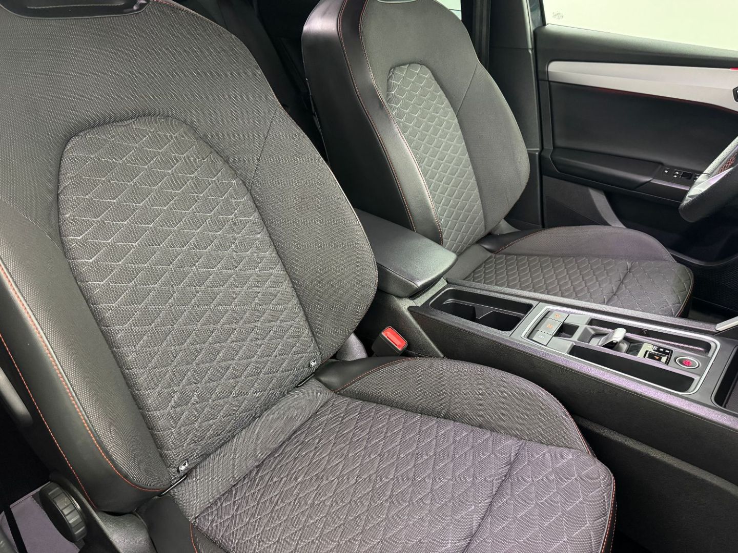 SEAT LEON SPORTSTOURER - Sportstourer 2.0 TDI 150 FR Business DSG7