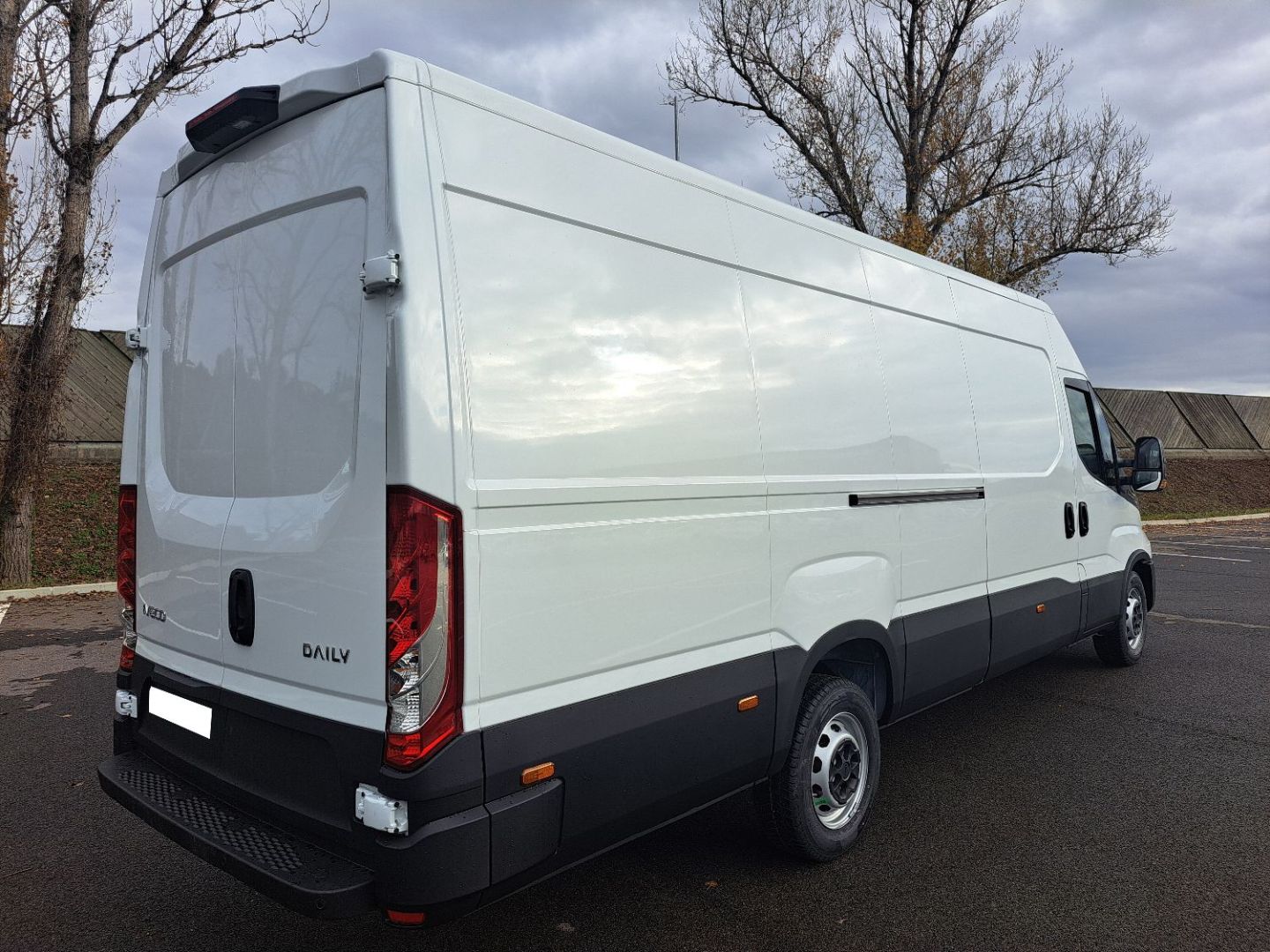 IVECO DAILY FOURGON - 35S18 A8 180CV 3L L4H2 16M3