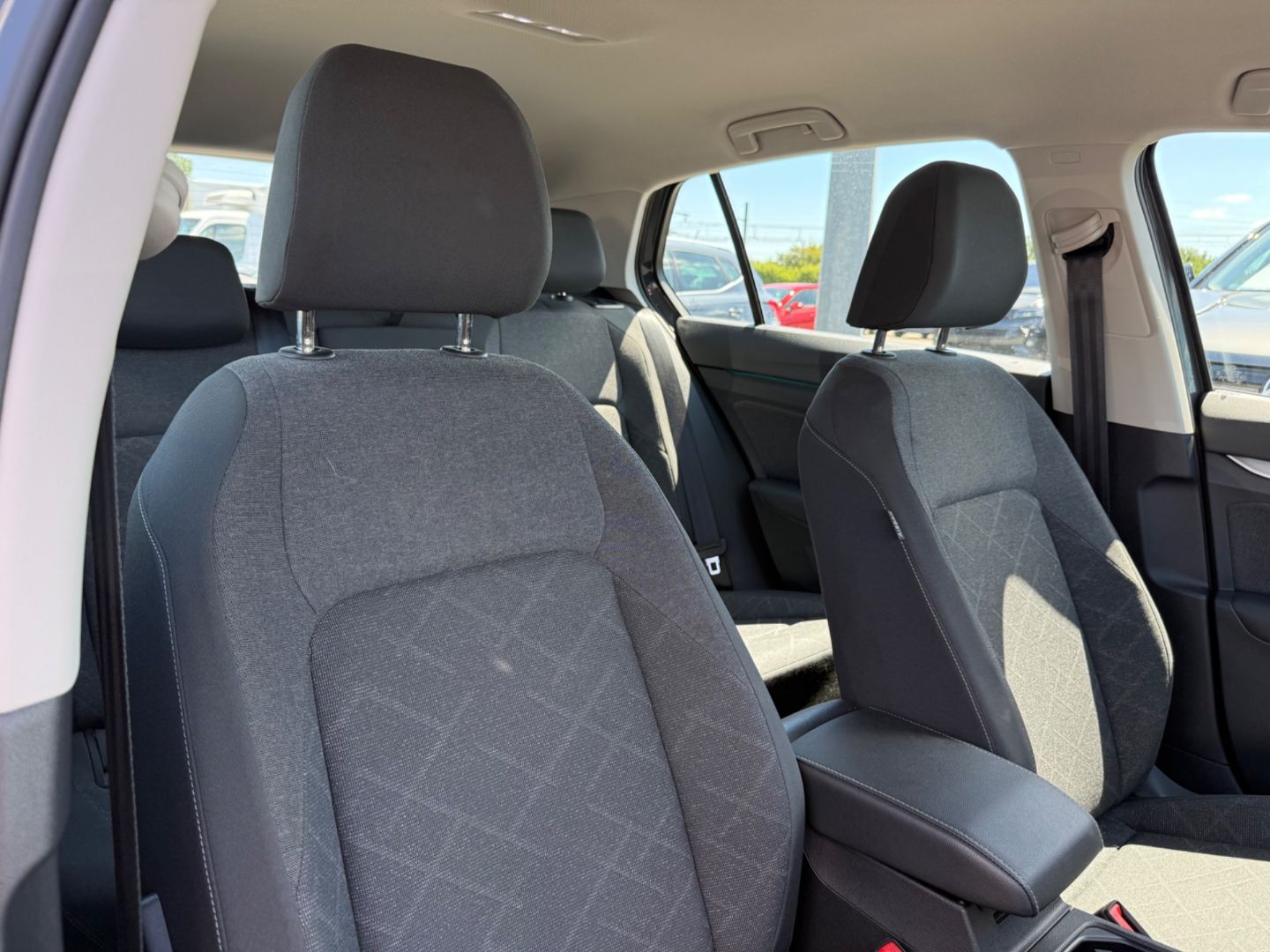 VOLKSWAGEN GOLF - 1.0 eTSI 110 Life Business DSG7