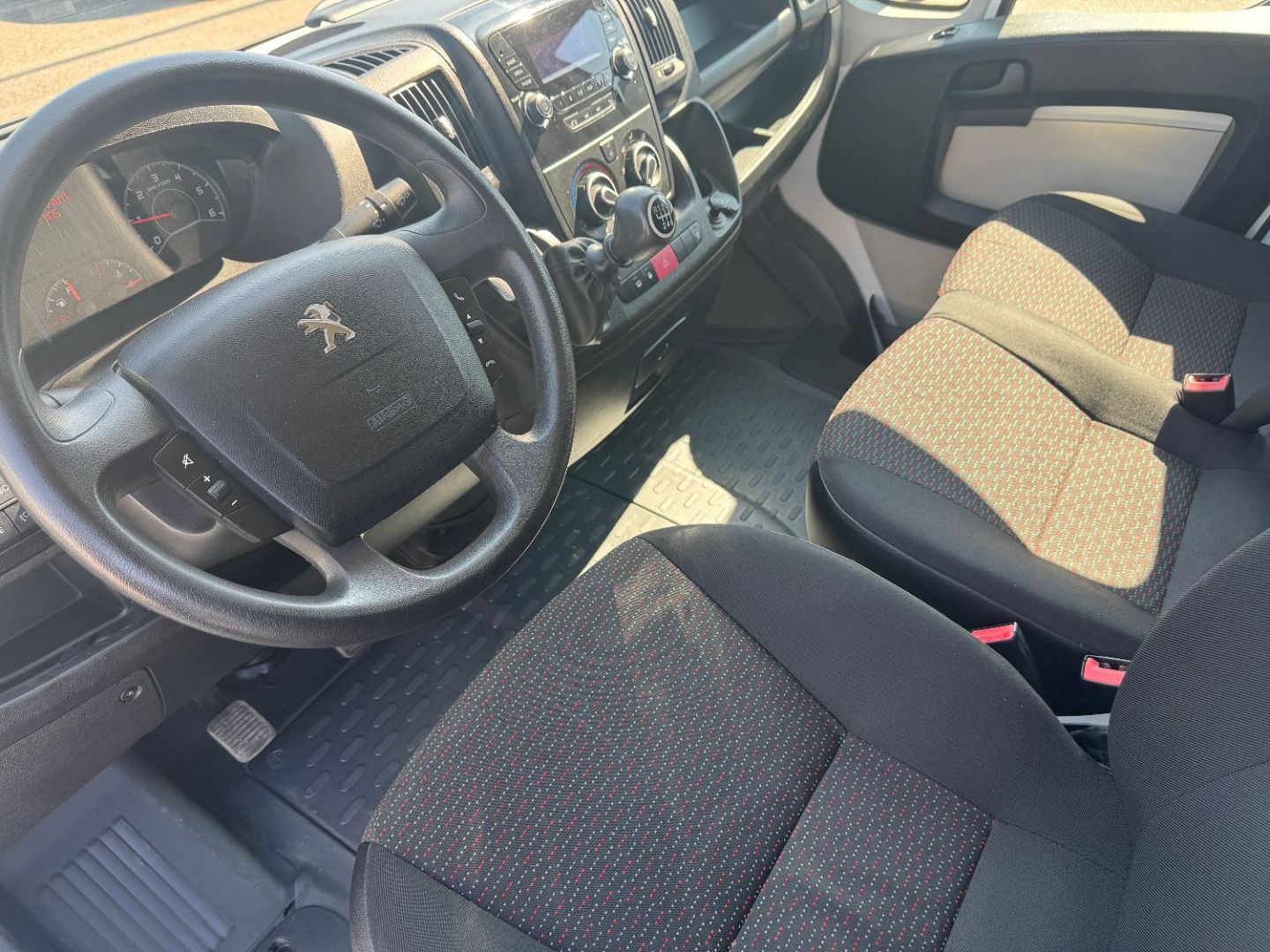 PEUGEOT BOXER FOURGON - 333 L2H2 2.0 BLUEHDI 130 3PL