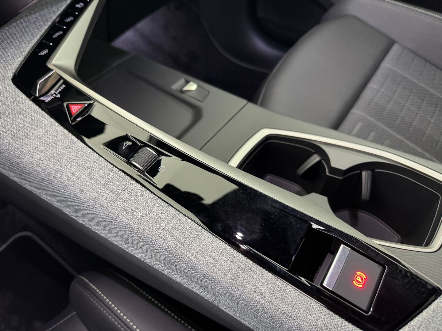 PEUGEOT 3008 - 1.2 Hybrid 145 GT e-DCS6+Pack 360°