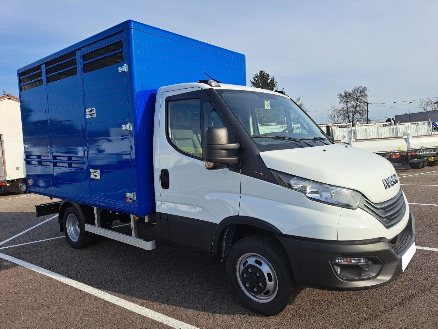 IVECO DAILY CAISSE - 35C18 180CV 3L BETAILLERE ALUMINIUM