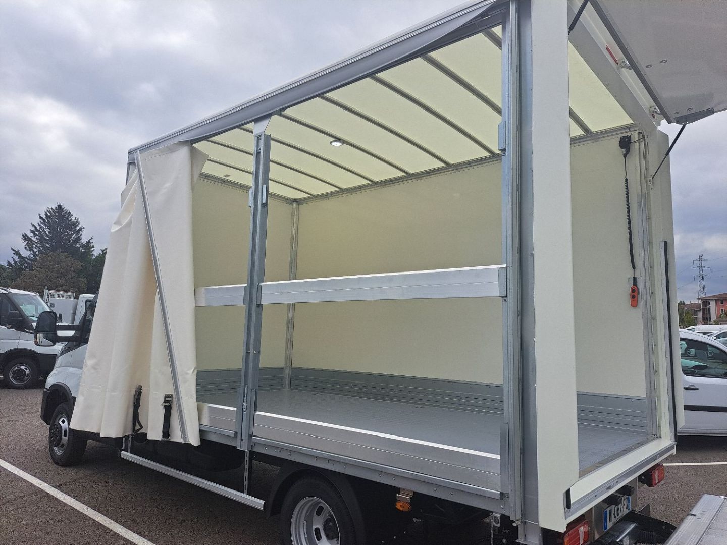 IVECO DAILY CAISSE - 35C18 180CV 3L MIXTE