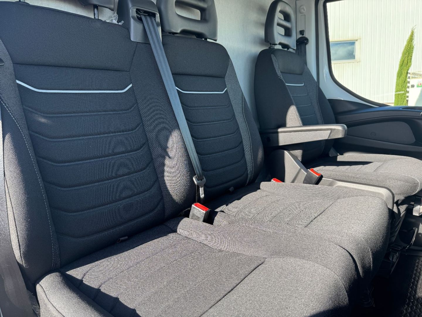 IVECO DAILY FOURGON - 35C18 180CV 3L L3H2 12M3