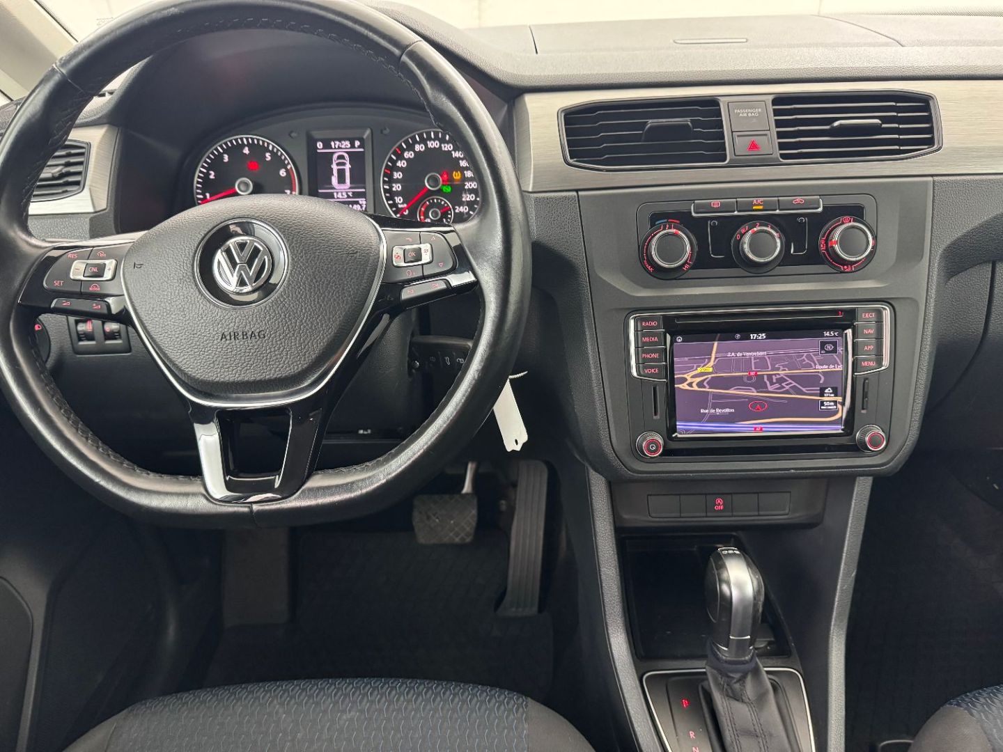 VOLKSWAGEN CADDY - 1.4 TGI 110 GNV Dark & Cool DSG