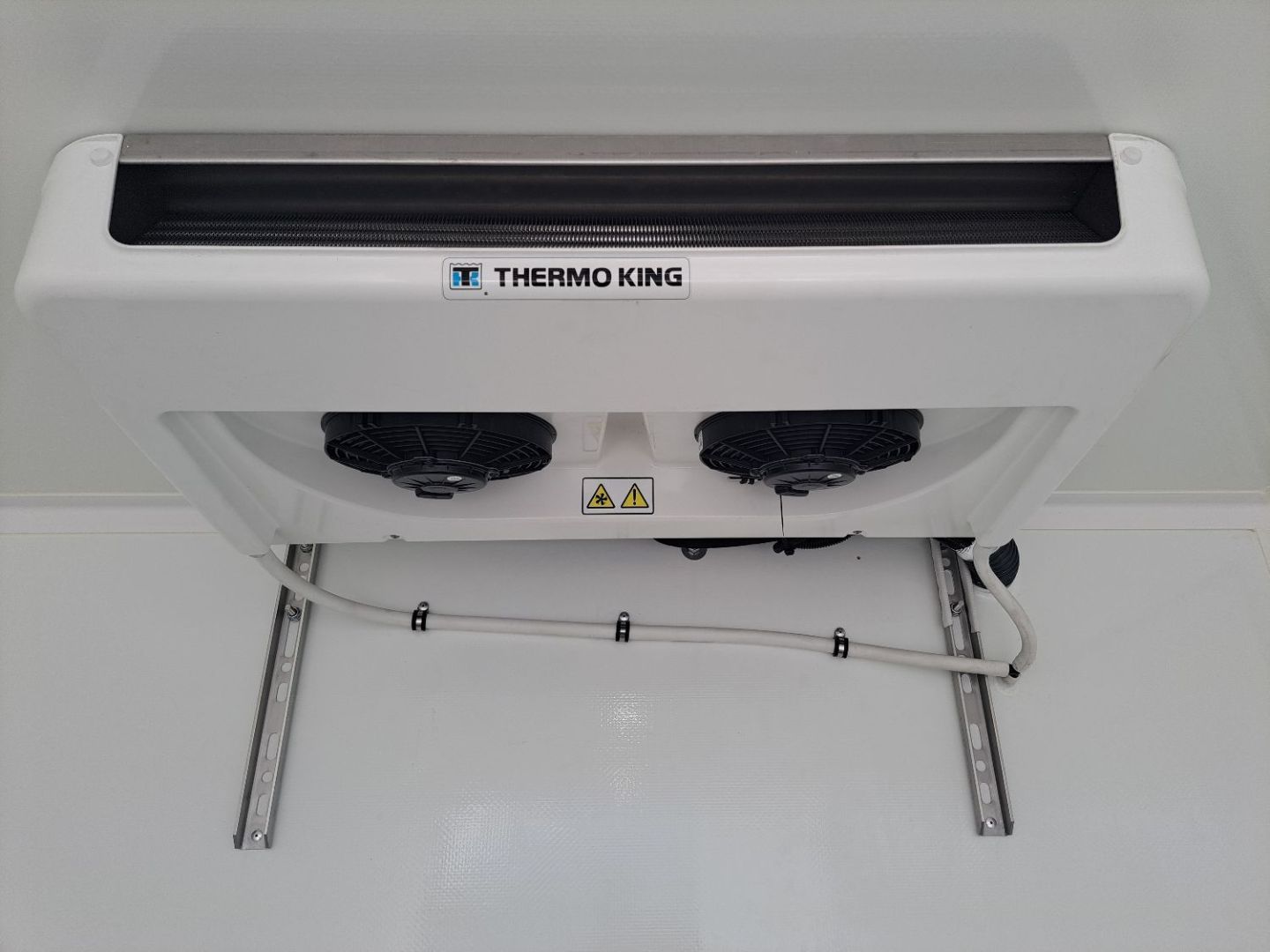 IVECO DAILY FRIGORIFIQUE - 35C18 A8 180CV 3L CAISSE HAYON 14.8M3