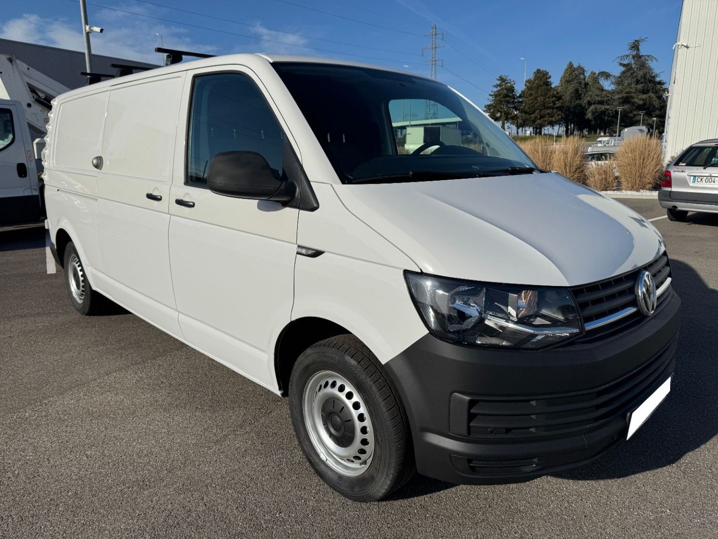 VOLKSWAGEN TRANSPORTER FOURGON - L2H1 2.0 TDI 150