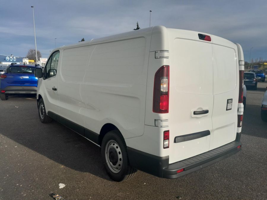 RENAULT TRAFIC FOURGON - L2H1 3000 KG BLUE DCI 150 EDC RED EDITION