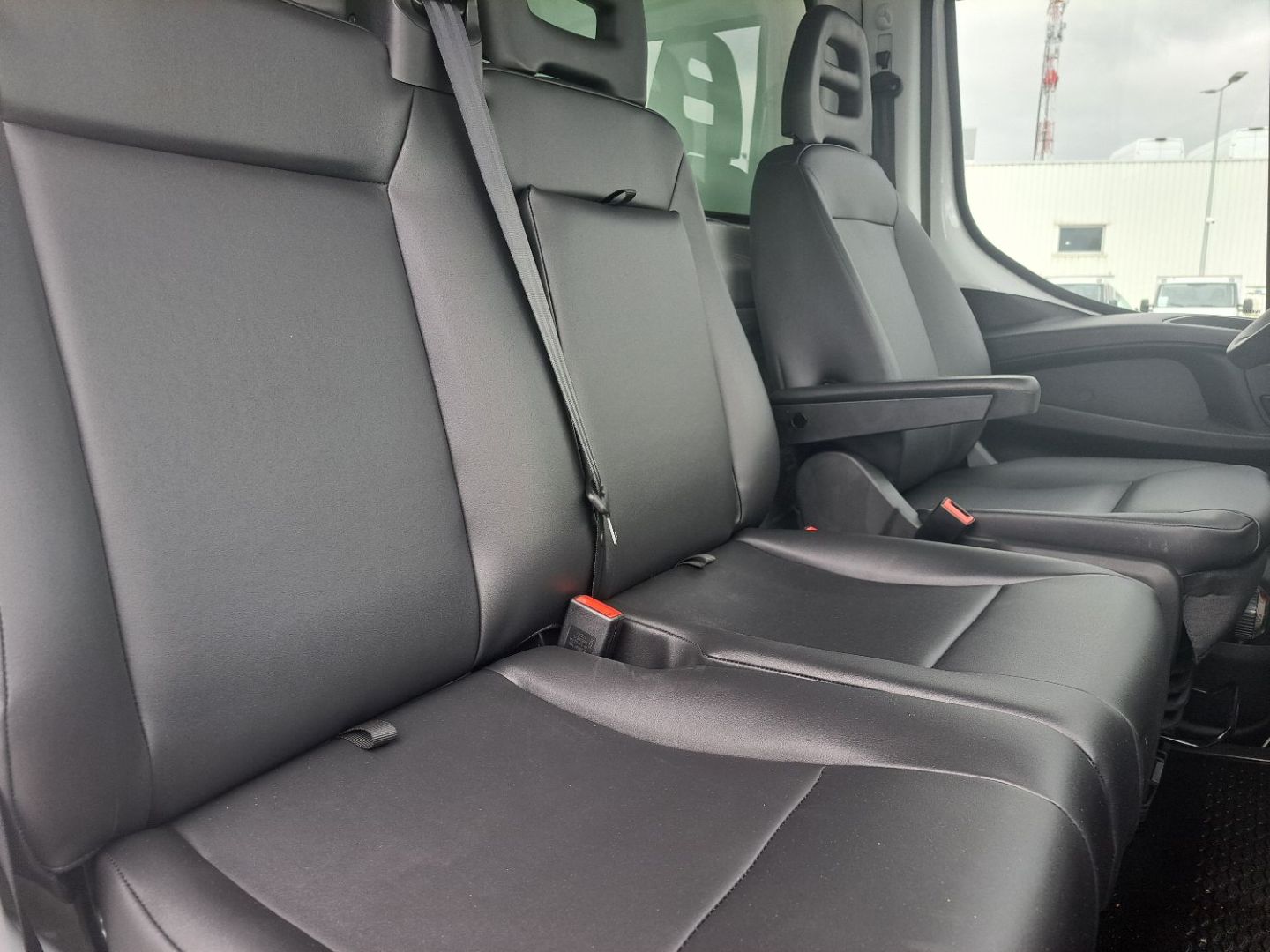 IVECO DAILY CAISSE - 35C18 180CV 3L MIXTE