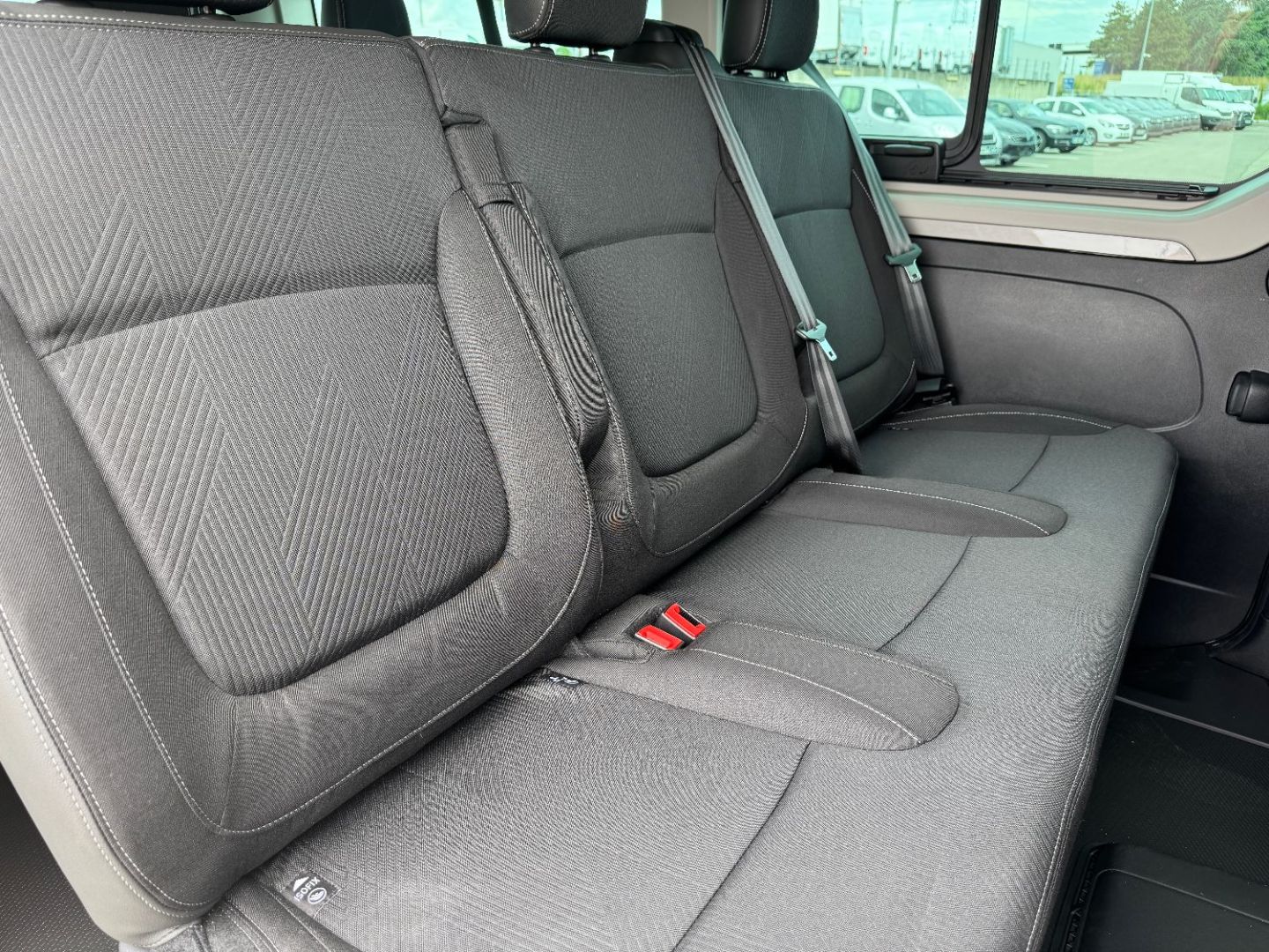 RENAULT TRAFIC COMBI - L2 Blue dCi 170 BVA9 9PL