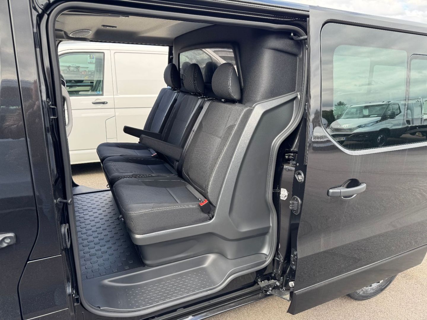 RENAULT RENAULT TRAFIC CABINE - L2H1 3T BLUE DCI 170 BVA9 EXCLUSIVE 5PL