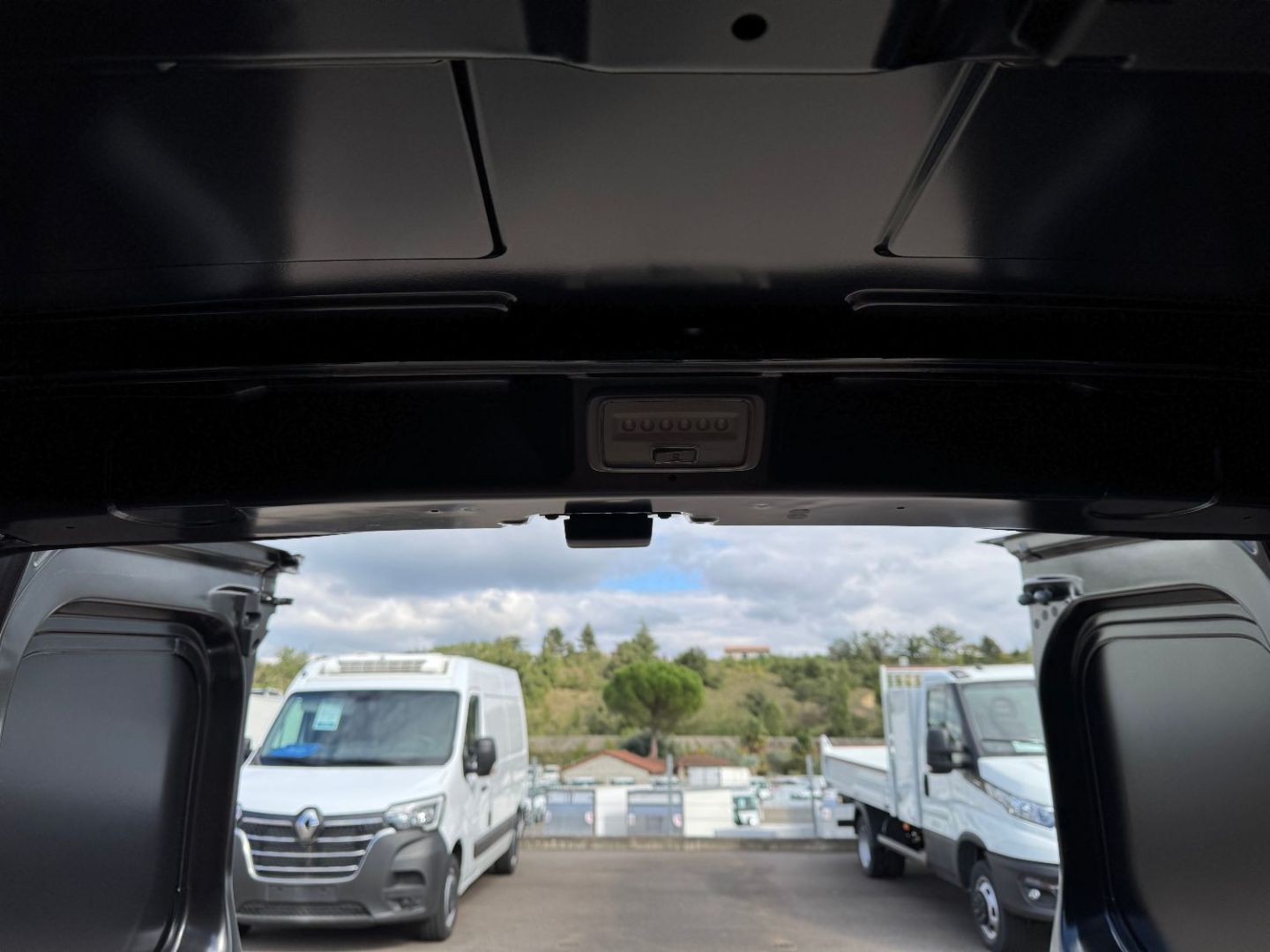 RENAULT RENAULT TRAFIC CABINE - L2H1 3T BLUE DCI 170 BVA9 EXCLUSIVE 5PL