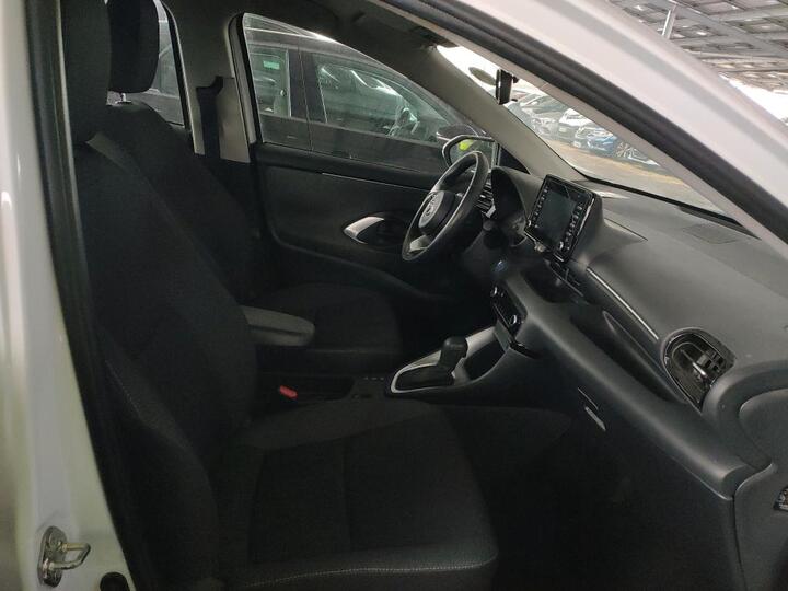 TOYOTA YARIS - 1.5 Hybride 116h FRANCE BUSINESS