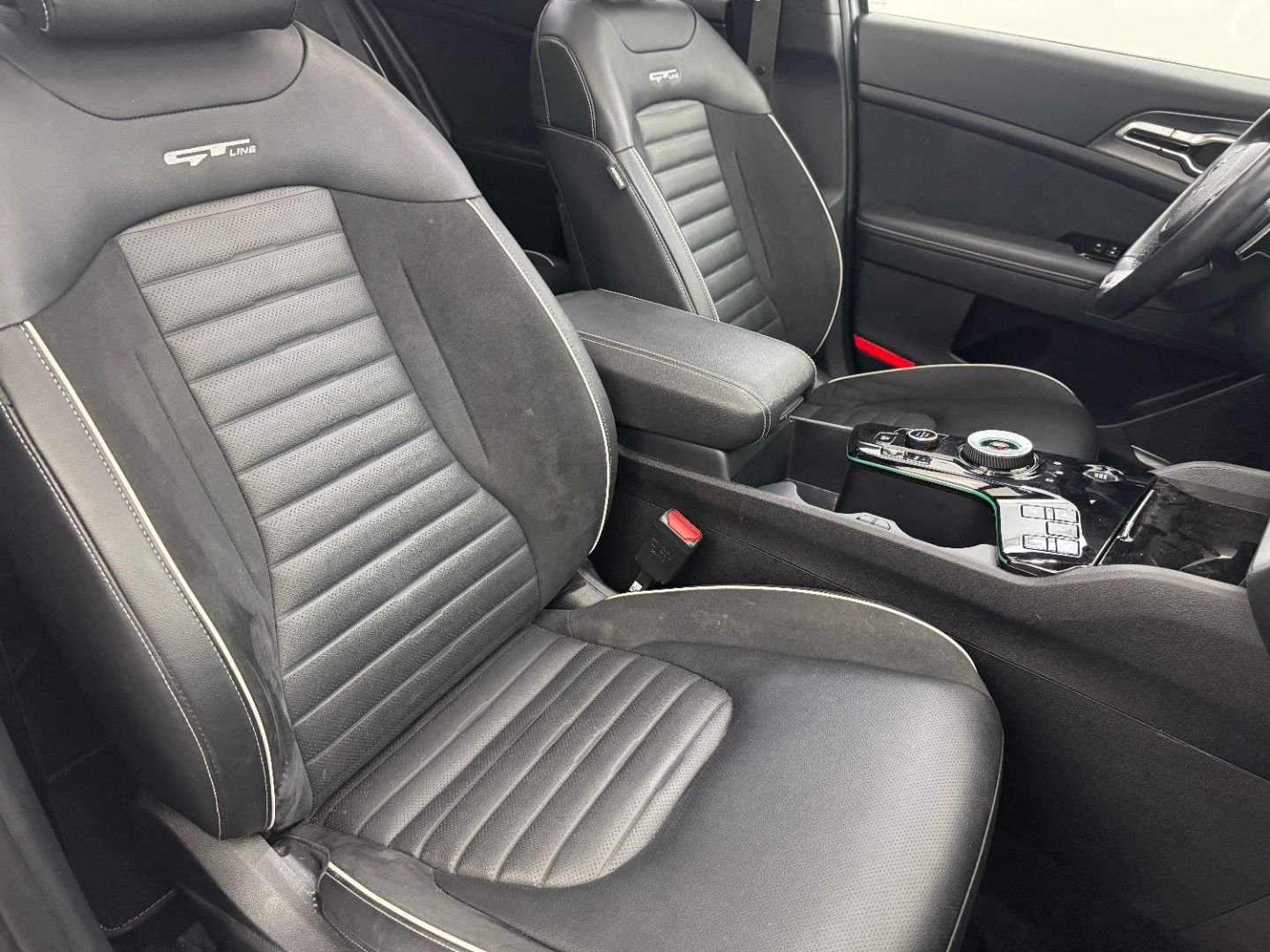 KIA SPORTAGE - 1.6 T-GDi 265 Hybride Rechargeable GT LINE 4x4 PREMIUM BUSINESS BVA6