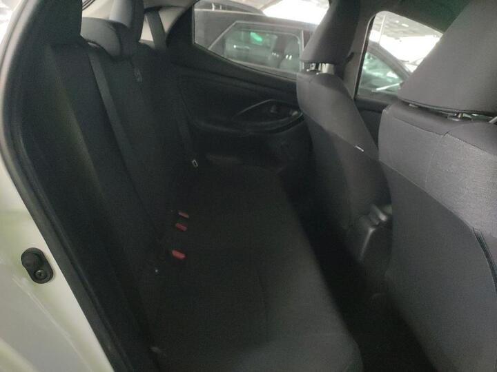 TOYOTA YARIS - 1.5 Hybride 116h FRANCE BUSINESS