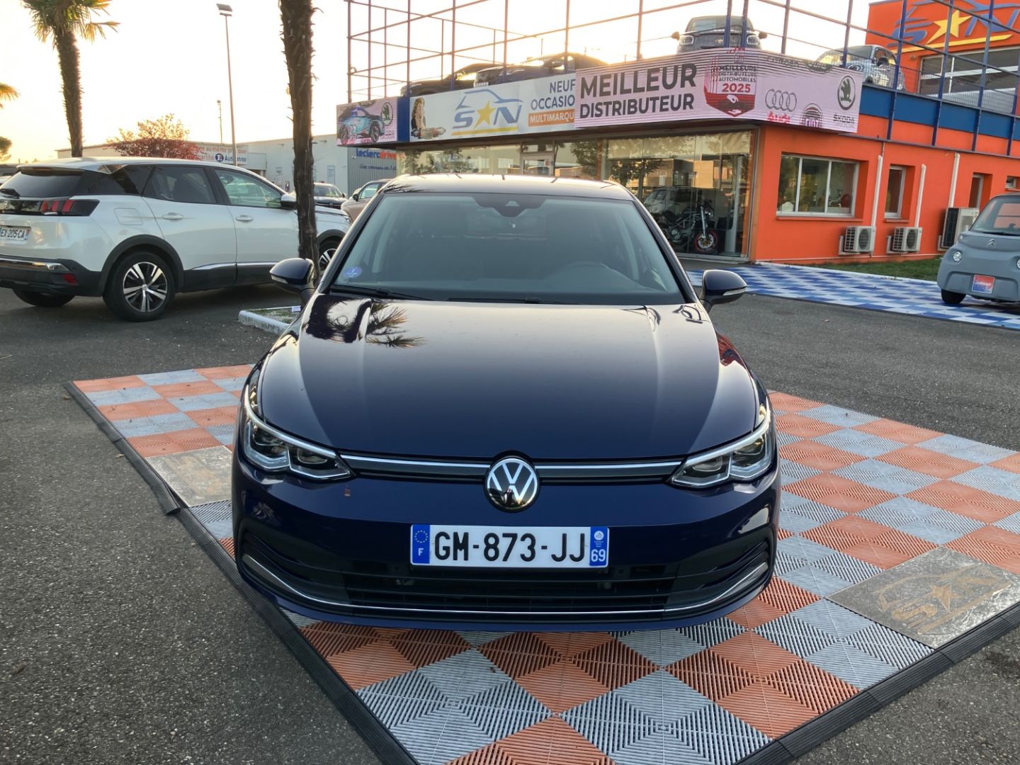 VOLKSWAGEN GOLF VIII 1.0 e-TSI 110 DSG ACTIVE GPS LEDS Cockpit Digital