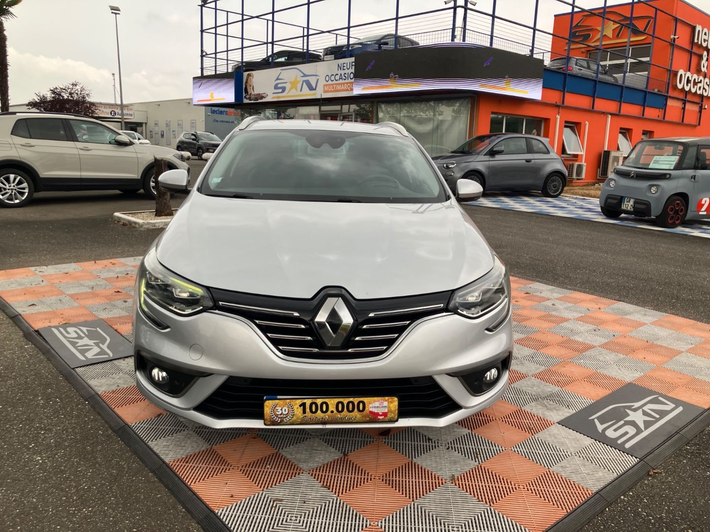 RENAULT MEGANE ESTATE 1.6 DCI 130 BV6 INTENS GPS Caméra Tête Haute JA 17"