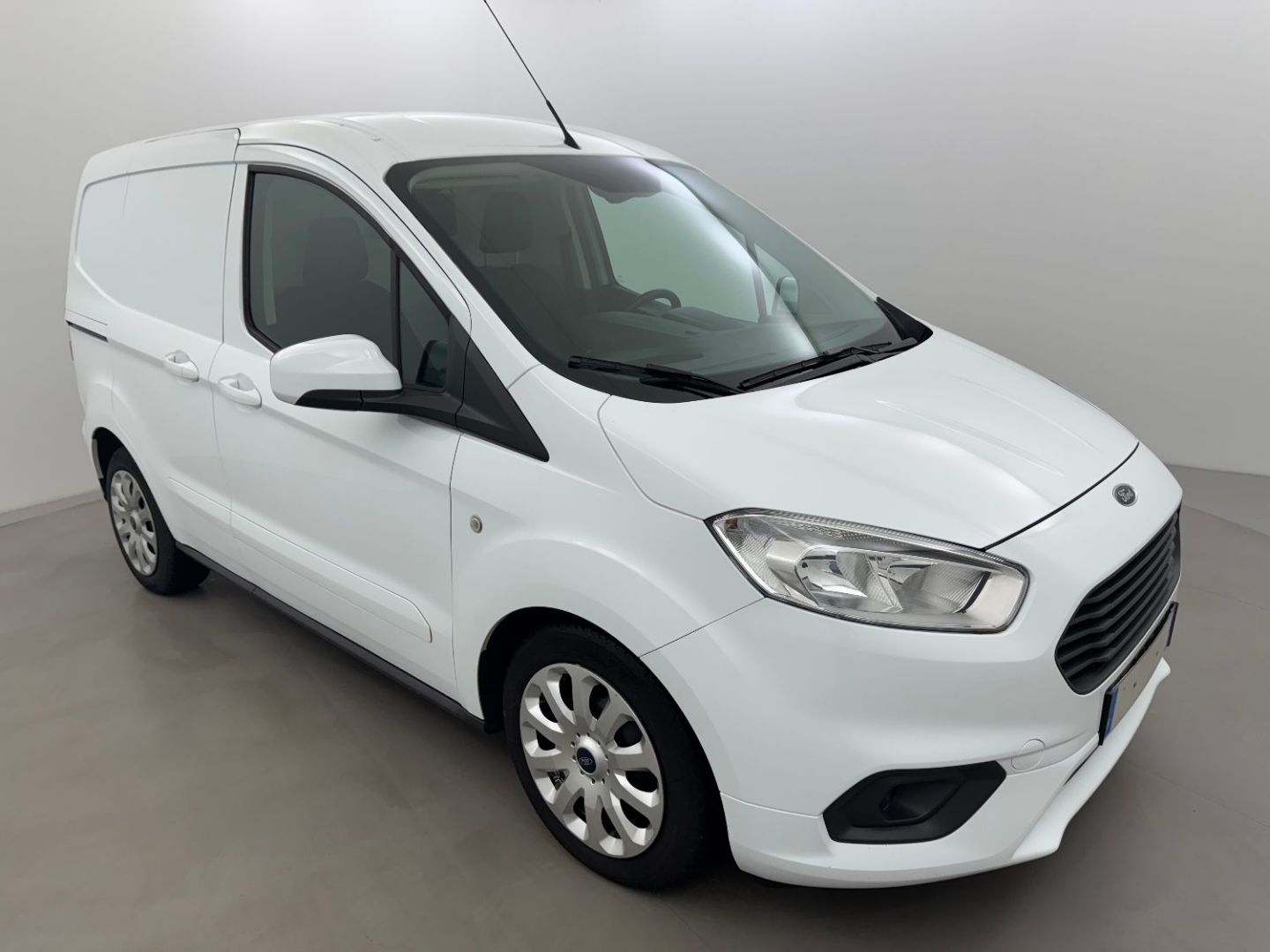 FORD TRANSIT COURIER FOURGON 1.5 TDCI 100
