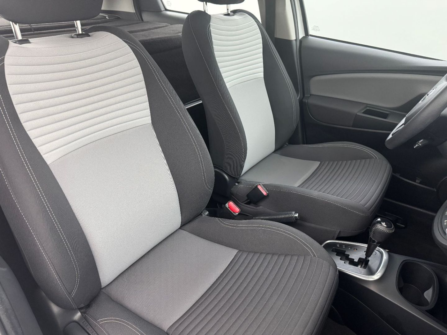 TOYOTA YARIS AFFAIRES - HYBRIDE 100H FRANCE BUSINESS 5p