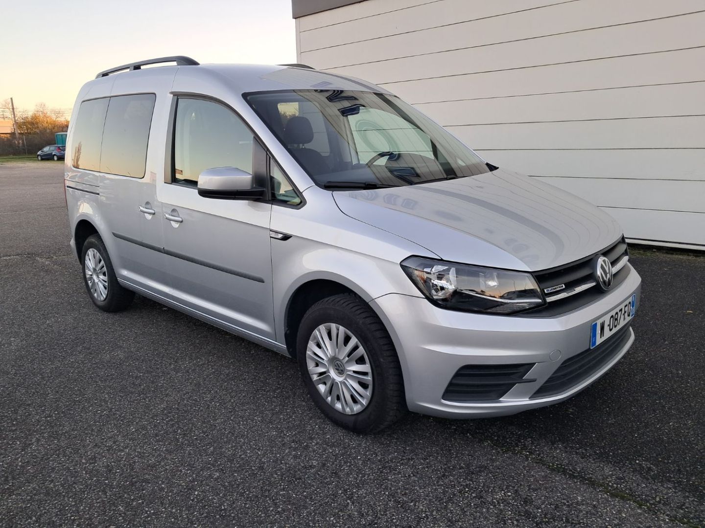 VOLKSWAGEN CADDY 1.4 TGI 110 GNV Dark & Cool DSG