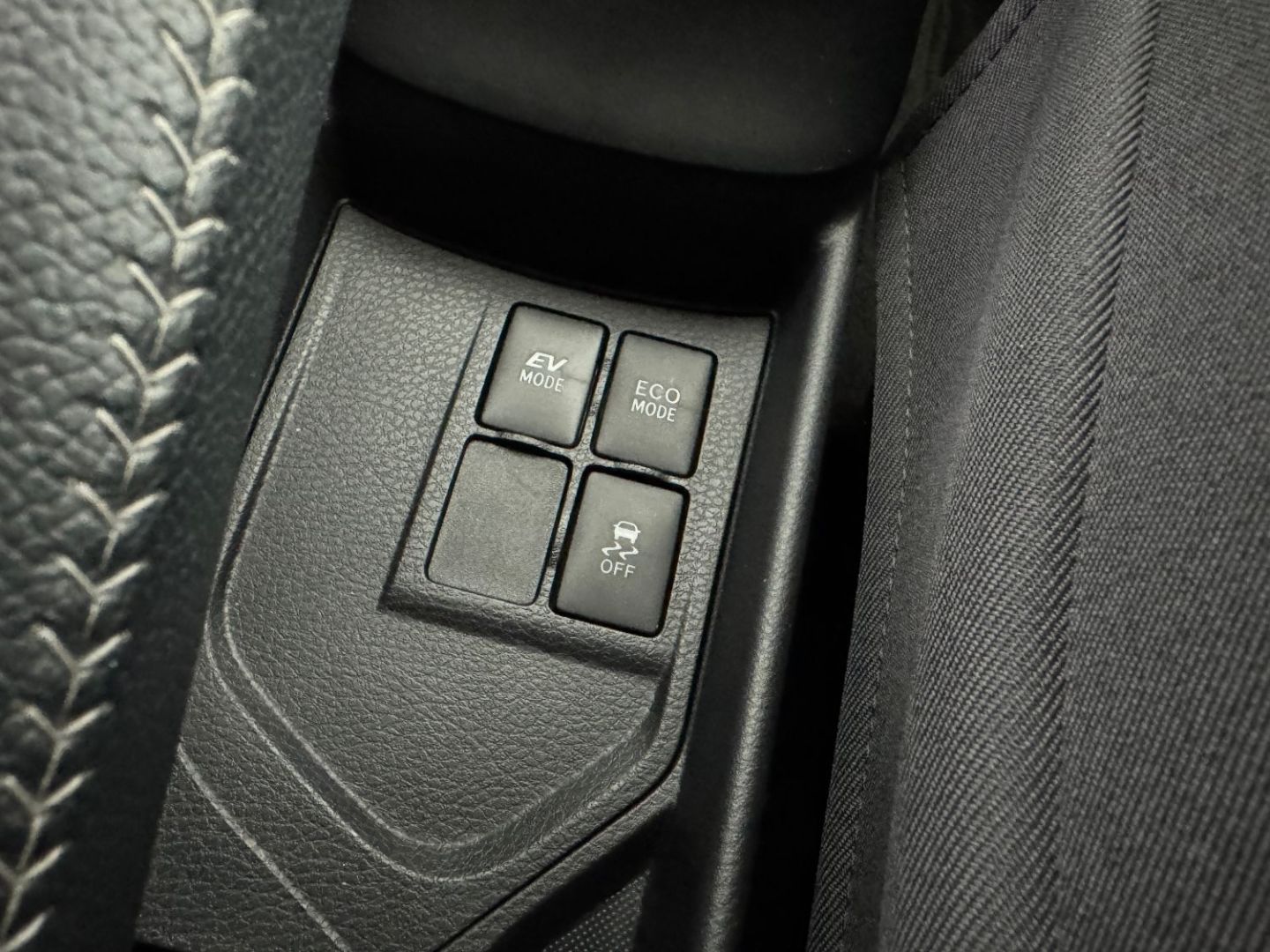 TOYOTA YARIS AFFAIRES - HYBRIDE 100H FRANCE BUSINESS 5p